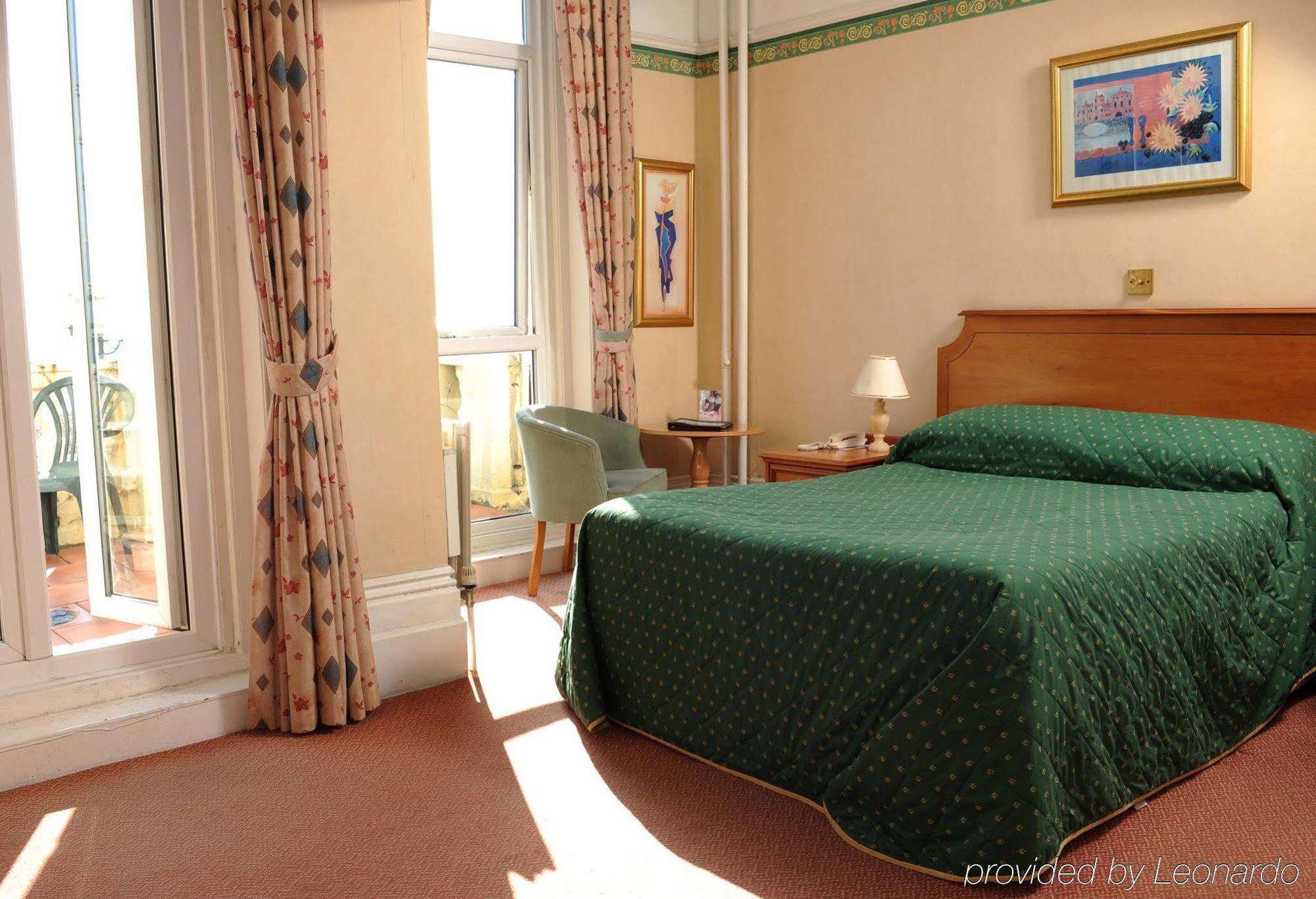 The Kingsway Hotel - Уърдинг Екстериор снимка